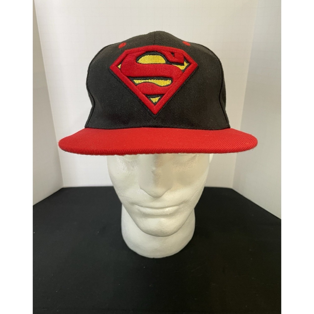 DC Comics Original Label Superman Split Logo Snapback Cap Hat‎ Black w/ Red Brim